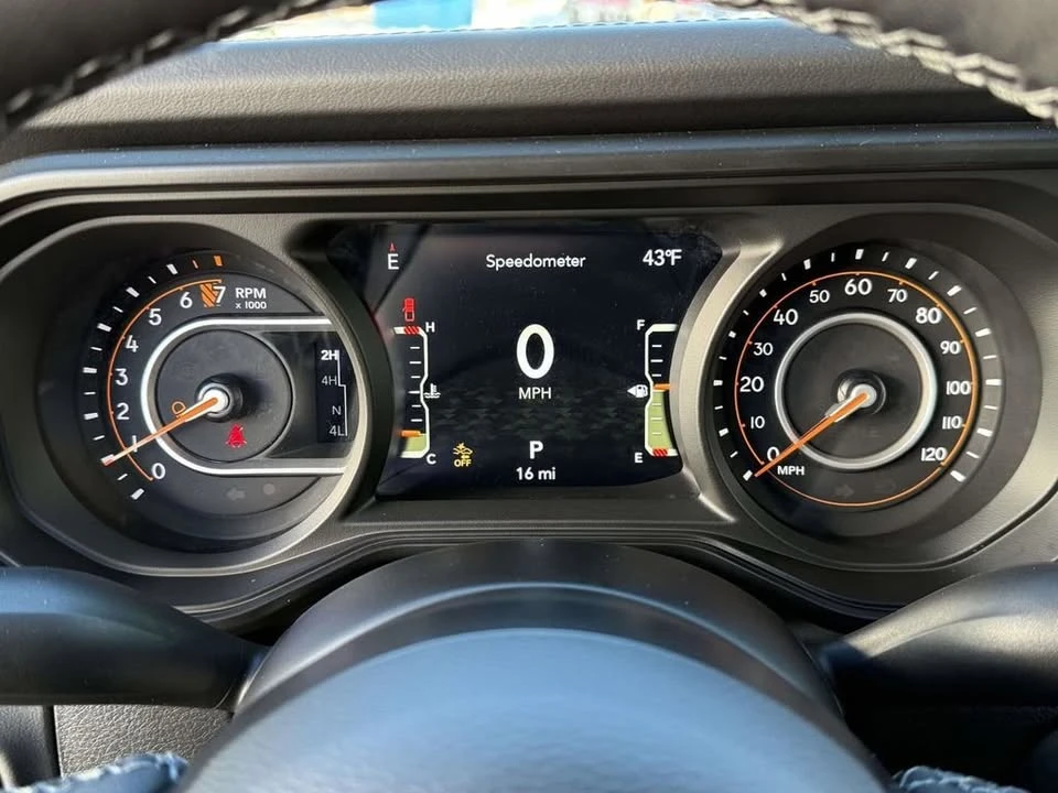 2026 Jeep JT Gladiator - Image 14 of 20