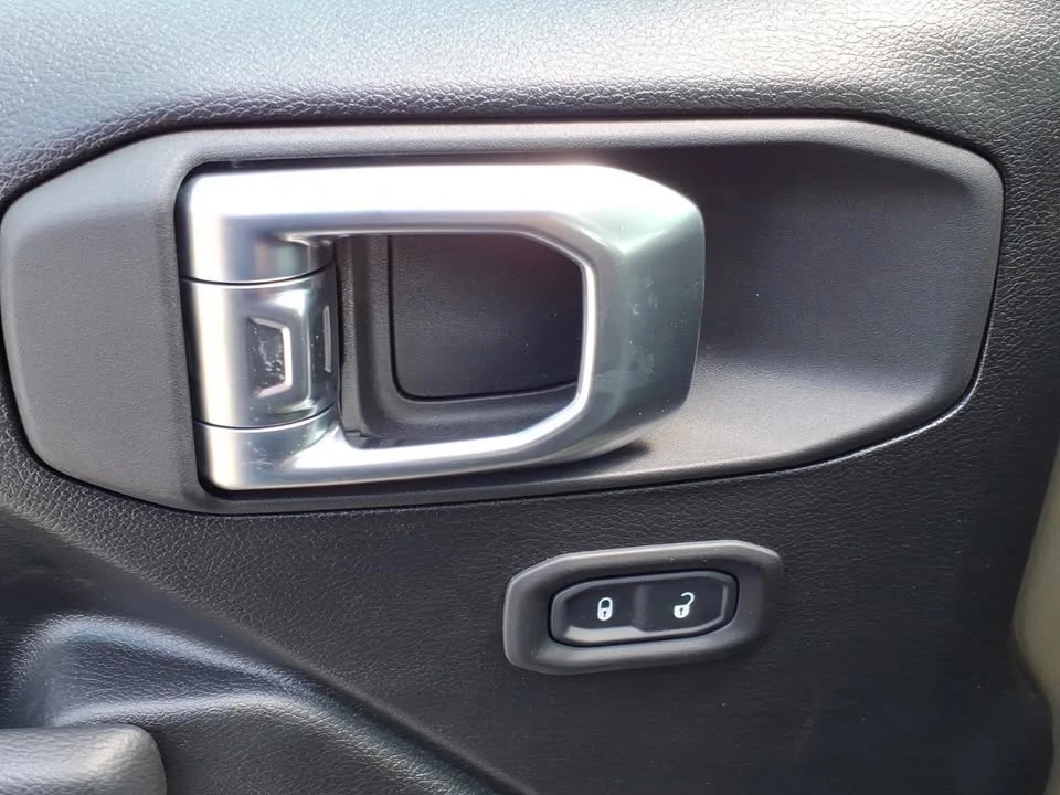 2026 Jeep JT Gladiator - Image 13 of 20