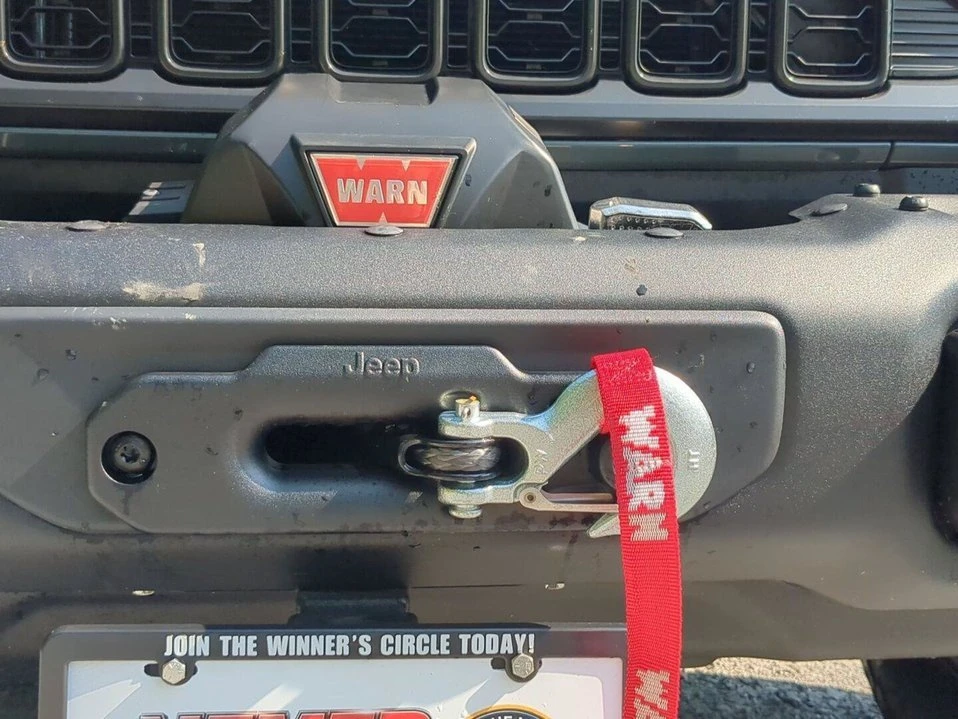 2026 Jeep JT Gladiator - Image 10 of 10