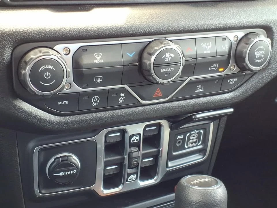 2026 Jeep JT Gladiator - Image 16 of 20