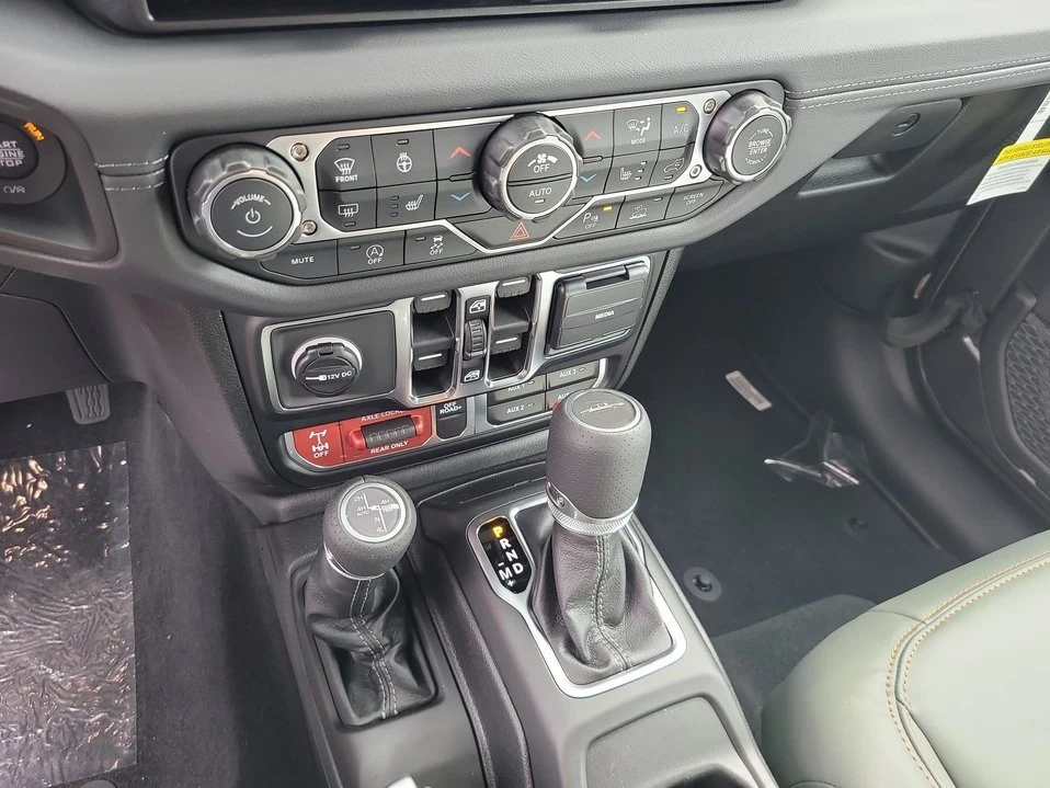 2026 Jeep JT Gladiator - Image 18 of 20