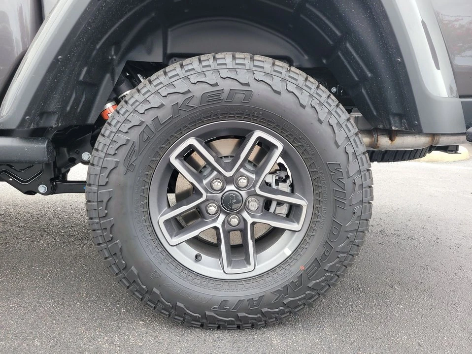 2026 Jeep JT Gladiator - Image 9 of 20