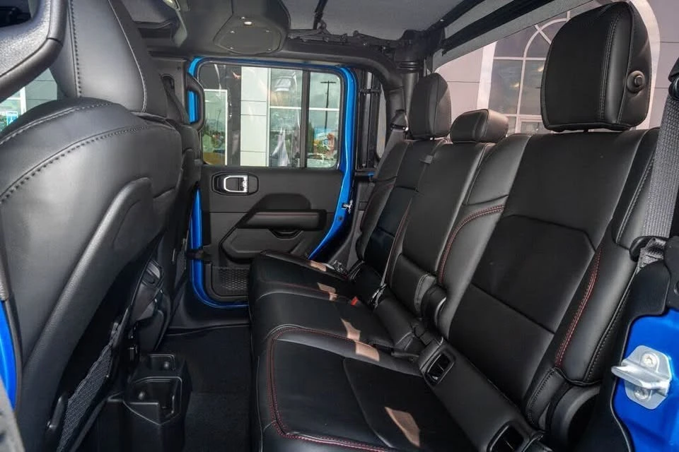 2026 Jeep JT Gladiator - Image 17 of 20