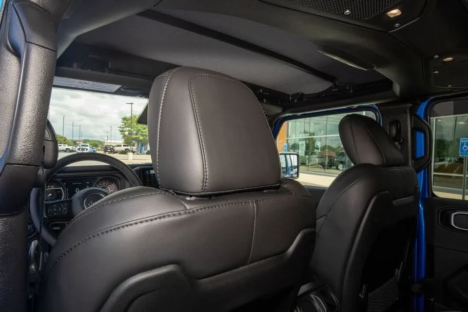 2026 Jeep JT Gladiator - Image 16 of 20