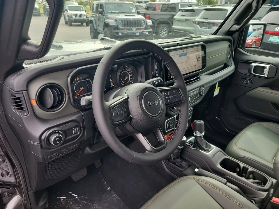 2026 Jeep JT Gladiator - Image 14 of 20