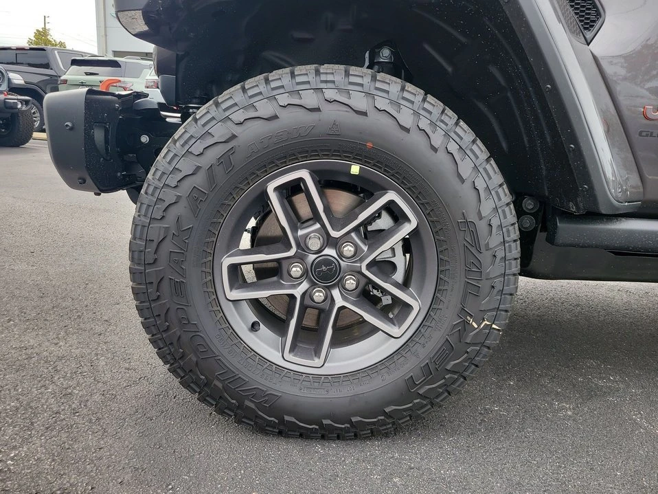 2026 Jeep JT Gladiator - Image 10 of 20