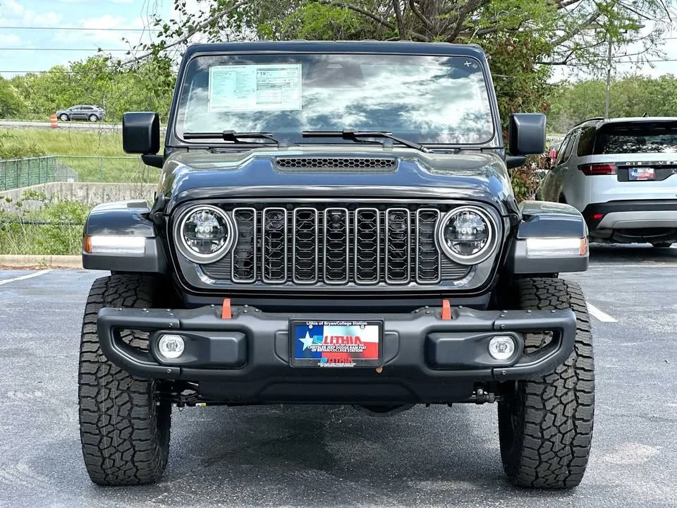 2026 Jeep JT Gladiator - Image 10 of 20