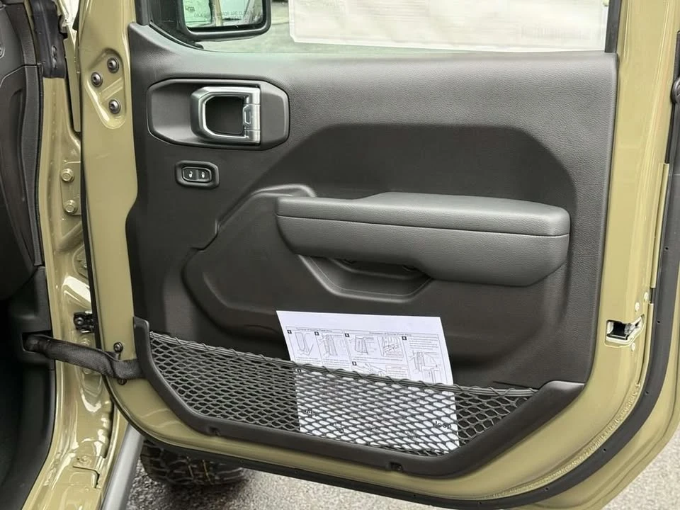 2026 Jeep JT Gladiator - Image 15 of 20
