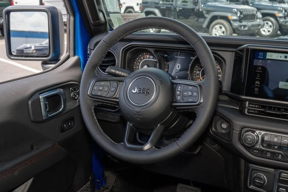 2026 Jeep JT Gladiator - Image 19 of 20