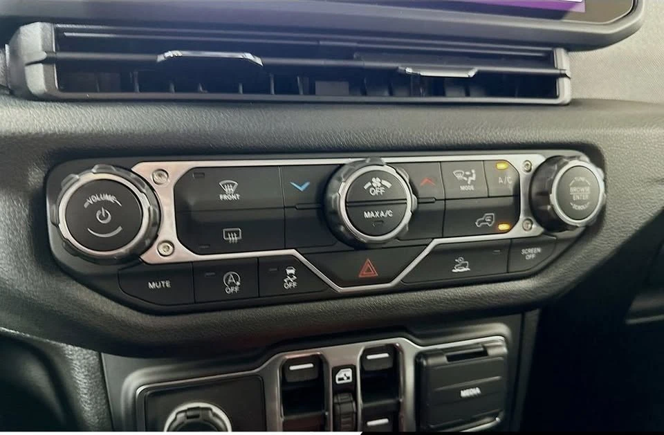2026 Jeep JT Gladiator - Image 18 of 20