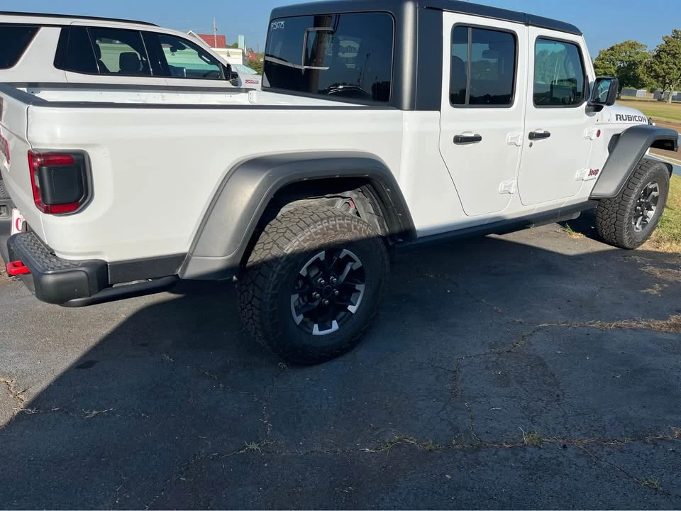 2026 Jeep JT Gladiator - Image 3 of 5
