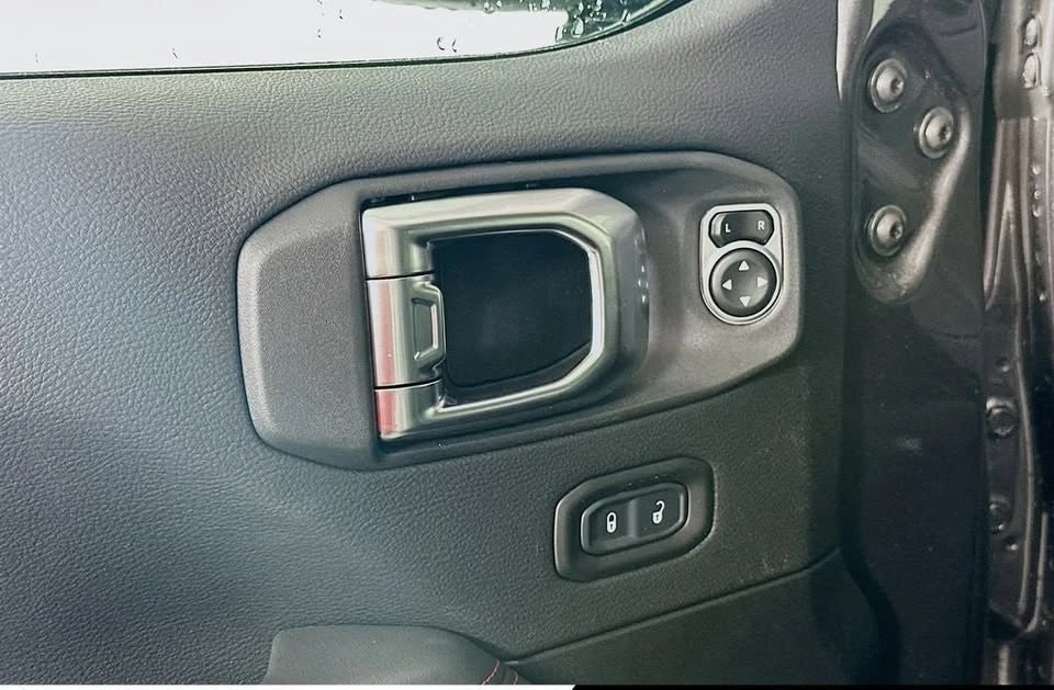 2026 Jeep JT Gladiator - Image 11 of 20