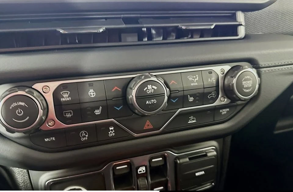 2026 Jeep JT Gladiator - Image 18 of 20