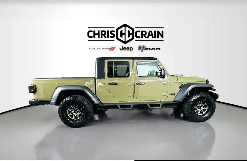 2026 Jeep JT Gladiator - Image 9 of 20