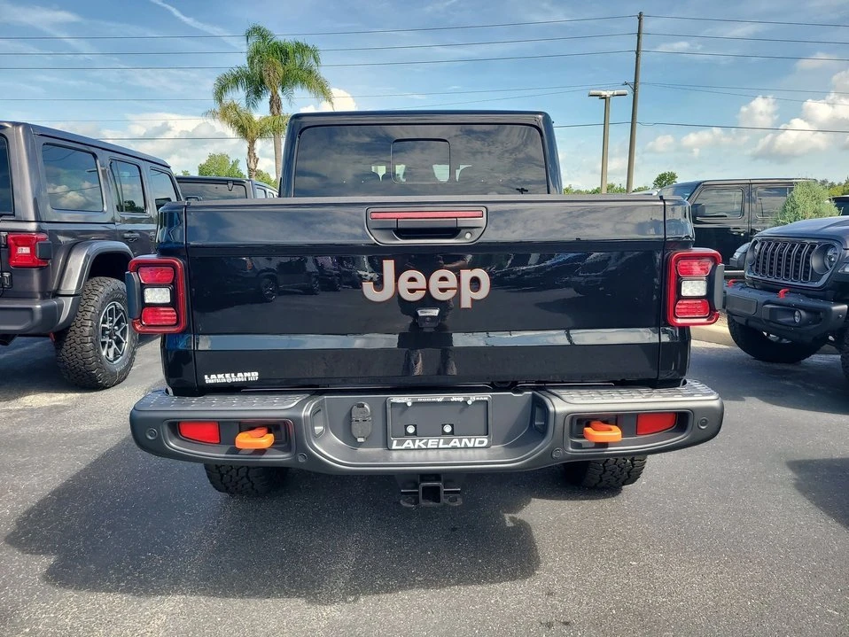 2026 Jeep JT Gladiator - Image 7 of 20