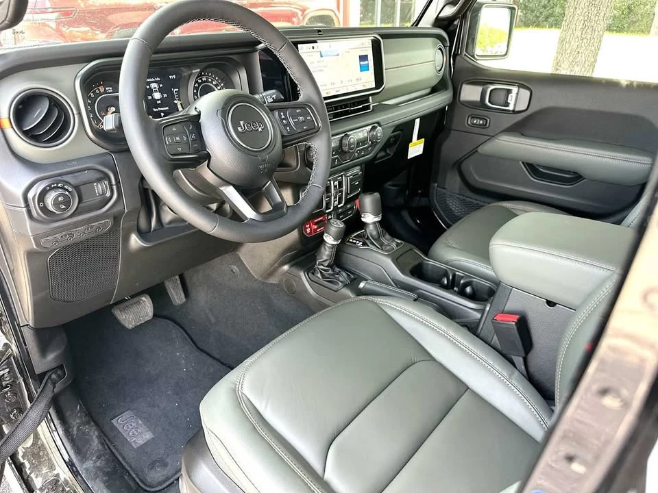 2026 Jeep JT Gladiator - Image 18 of 20