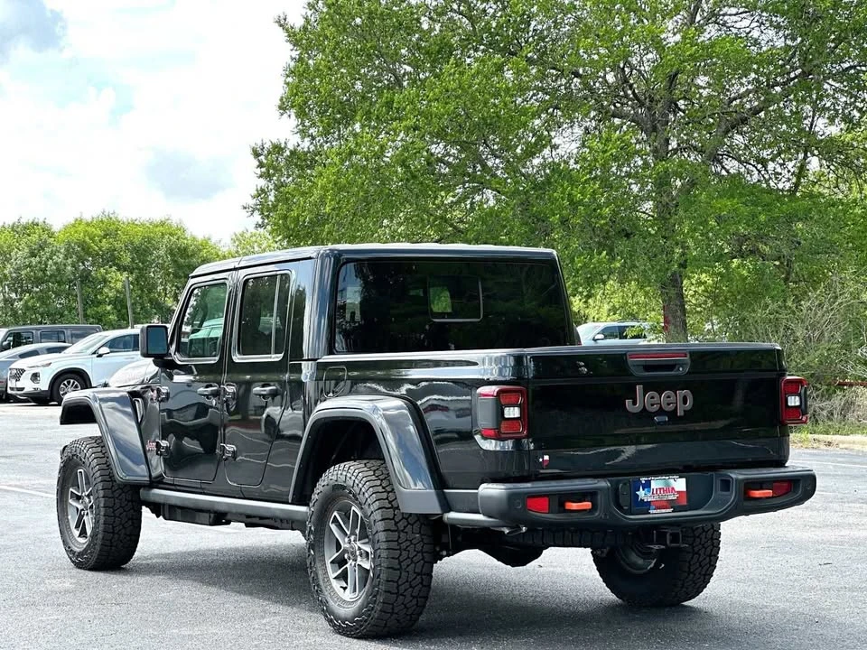 2026 Jeep JT Gladiator - Image 13 of 20