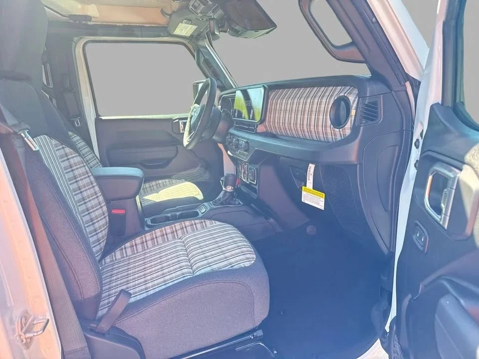 2026 Jeep JT Gladiator - Image 11 of 19
