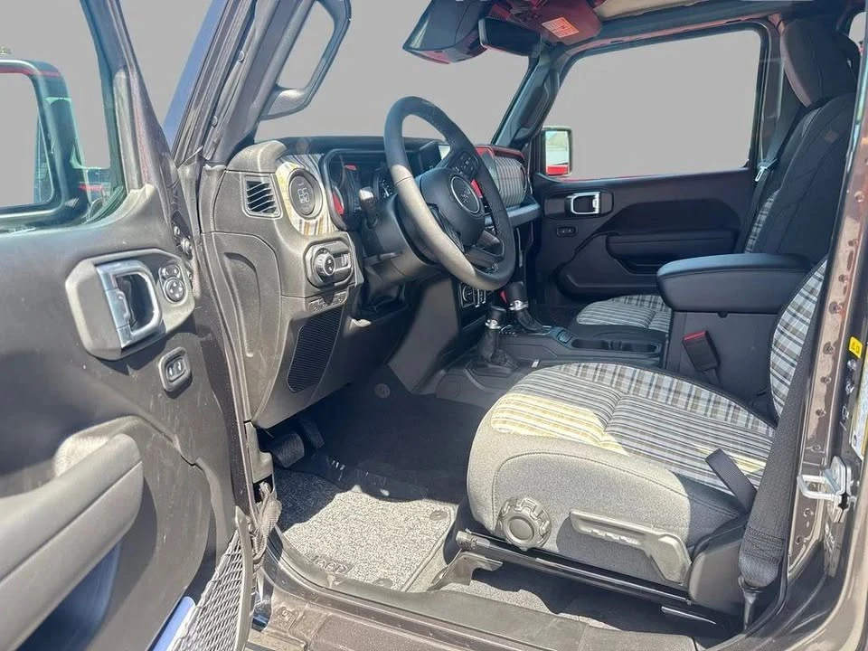 2026 Jeep JT Gladiator - Image 13 of 20