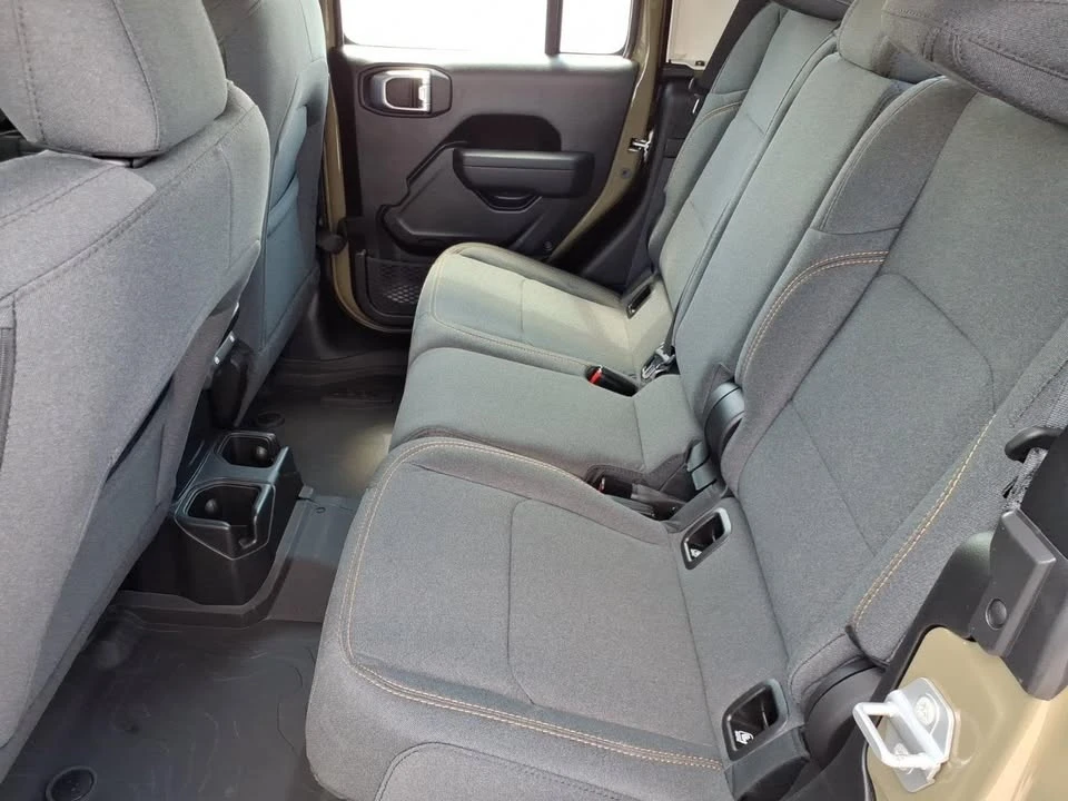 2026 Jeep JT Gladiator - Image 12 of 20