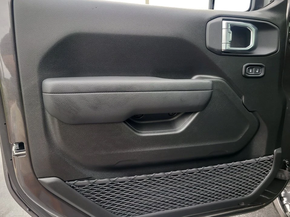 2026 Jeep JT Gladiator - Image 12 of 20