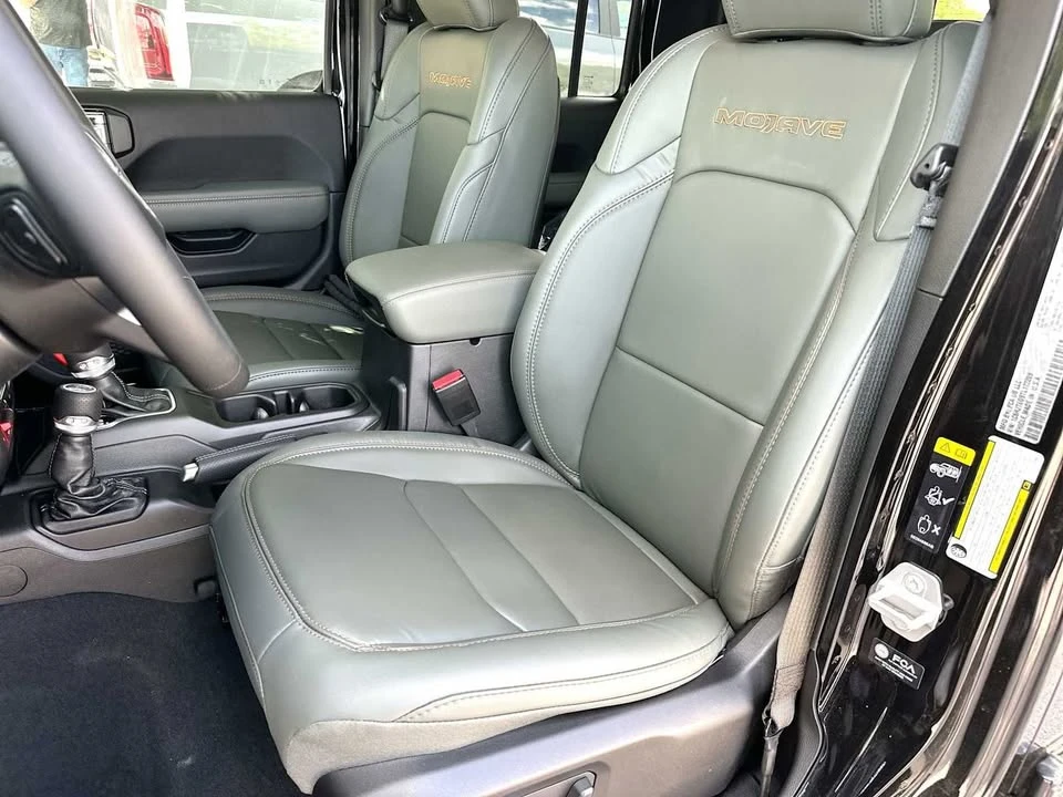 2026 Jeep JT Gladiator - Image 17 of 20