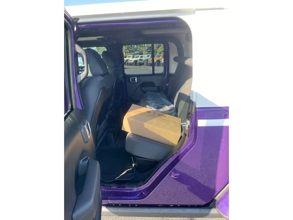 2026 Jeep JT Gladiator - Image 11 of 20