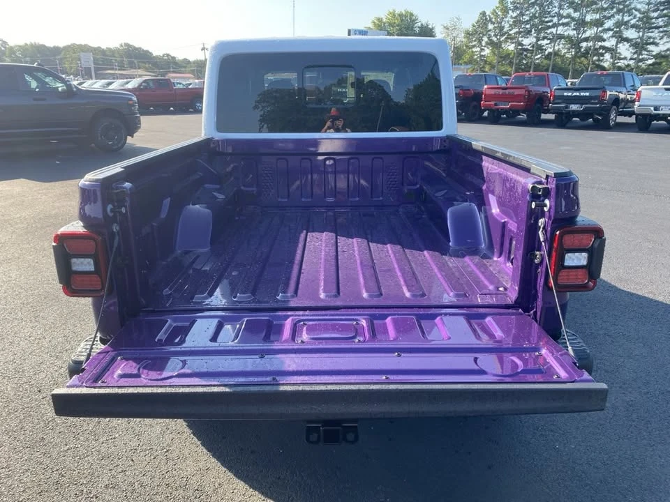 2026 Jeep JT Gladiator - Image 10 of 20