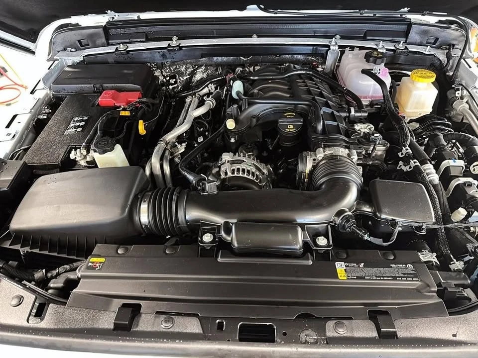 2026 Jeep JT Gladiator - Image 8 of 10