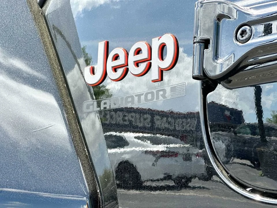2026 Jeep JT Gladiator - Image 15 of 20