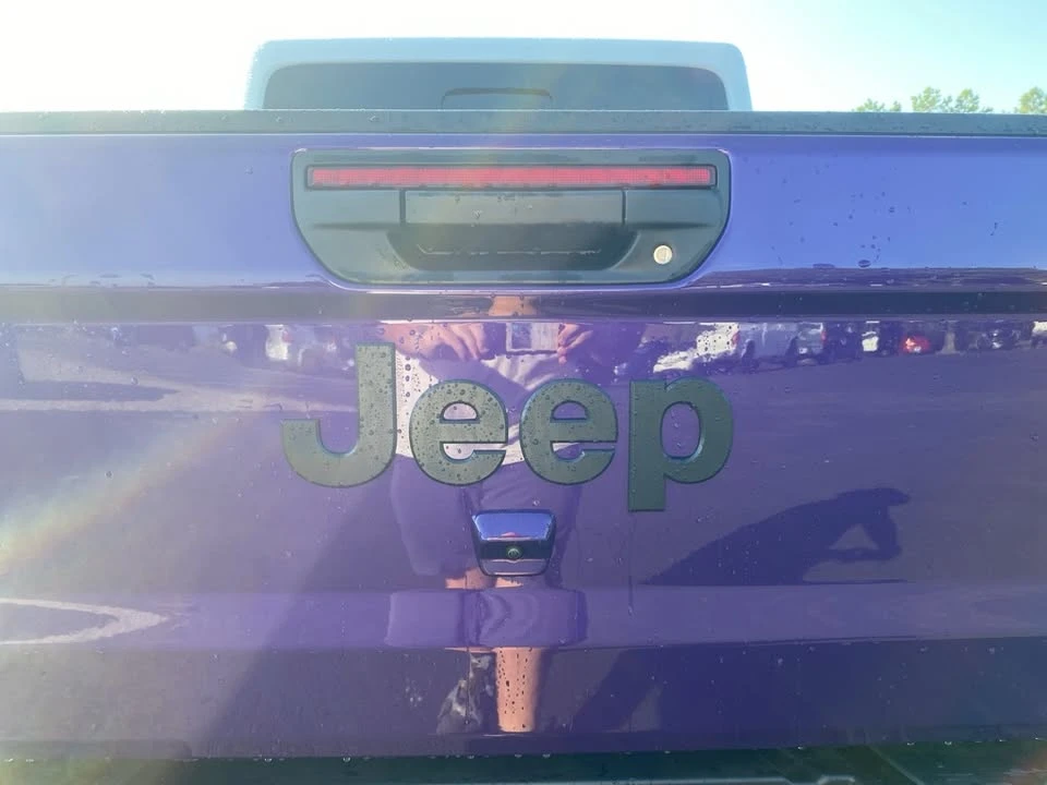 2026 Jeep JT Gladiator - Image 9 of 20