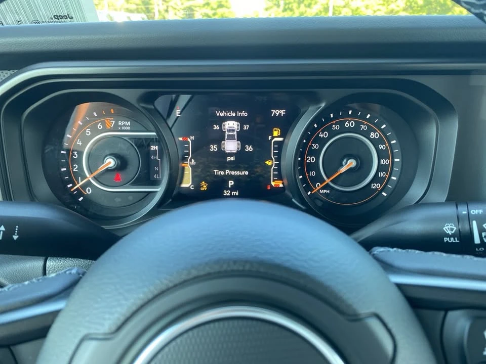 2026 Jeep JT Gladiator - Image 18 of 20