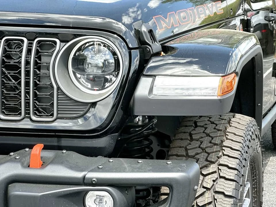 2026 Jeep JT Gladiator - Image 16 of 20
