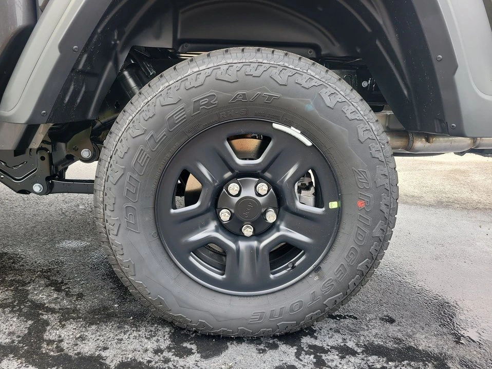2026 Jeep JT Gladiator - Image 9 of 20