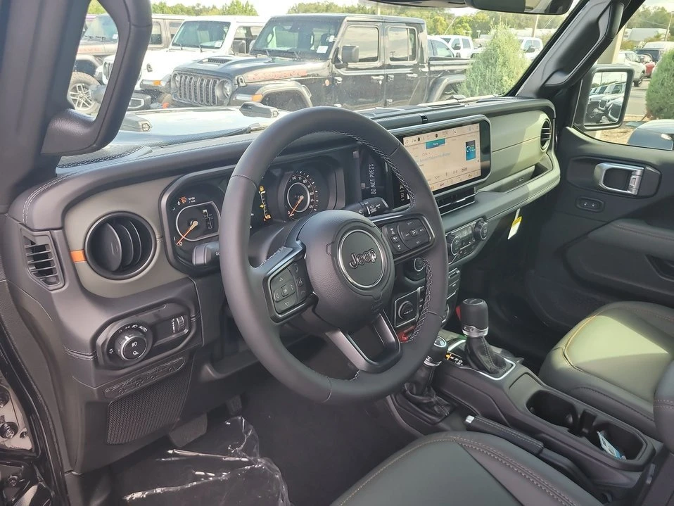 2026 Jeep JT Gladiator - Image 14 of 20