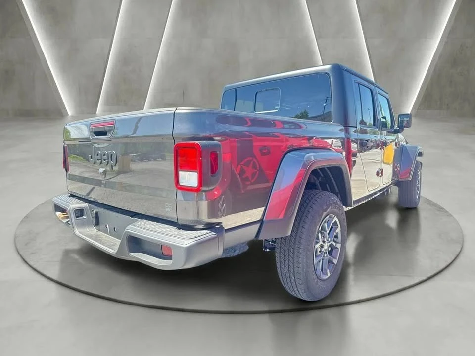 2026 Jeep JT Gladiator - Image 5 of 20