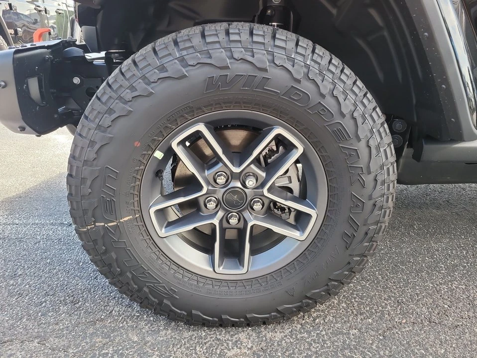 2026 Jeep JT Gladiator - Image 10 of 20