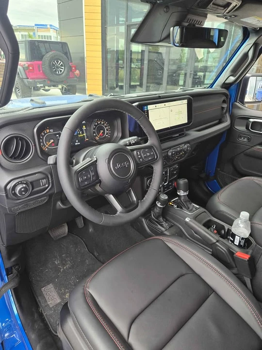 2026 Jeep JT Gladiator - Image 3 of 5