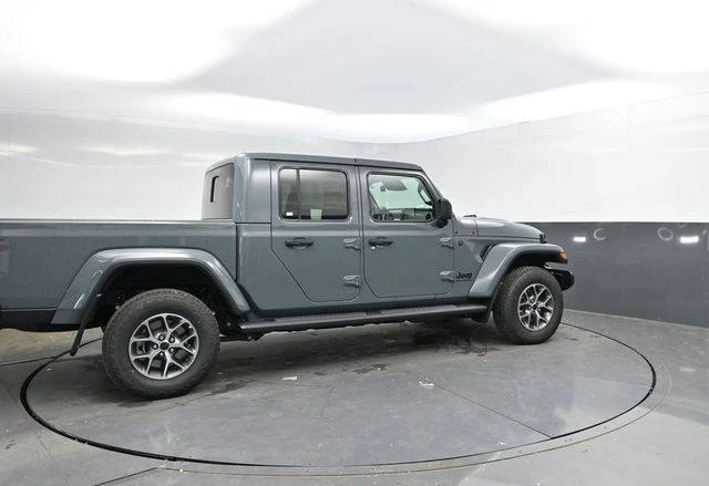 2026 Jeep JT Gladiator - Image 2 of 20