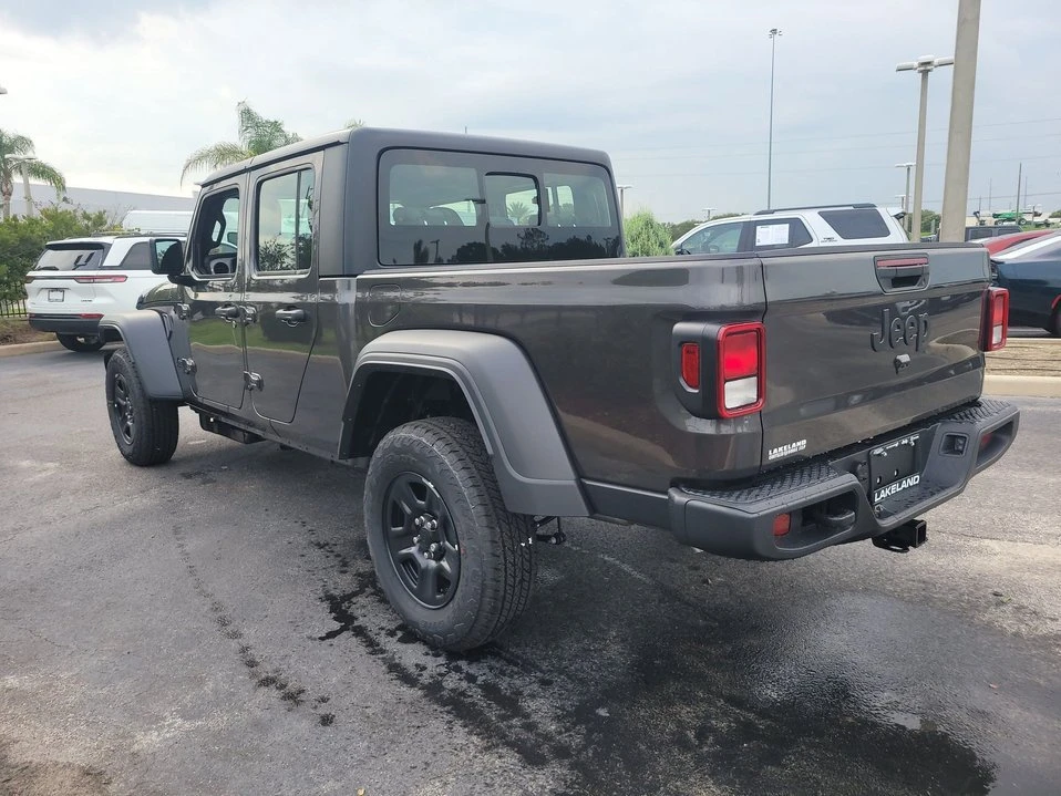 2026 Jeep JT Gladiator - Image 8 of 20