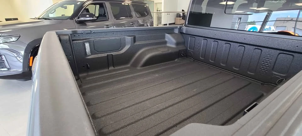 2026 Jeep JT Gladiator - Image 6 of 10