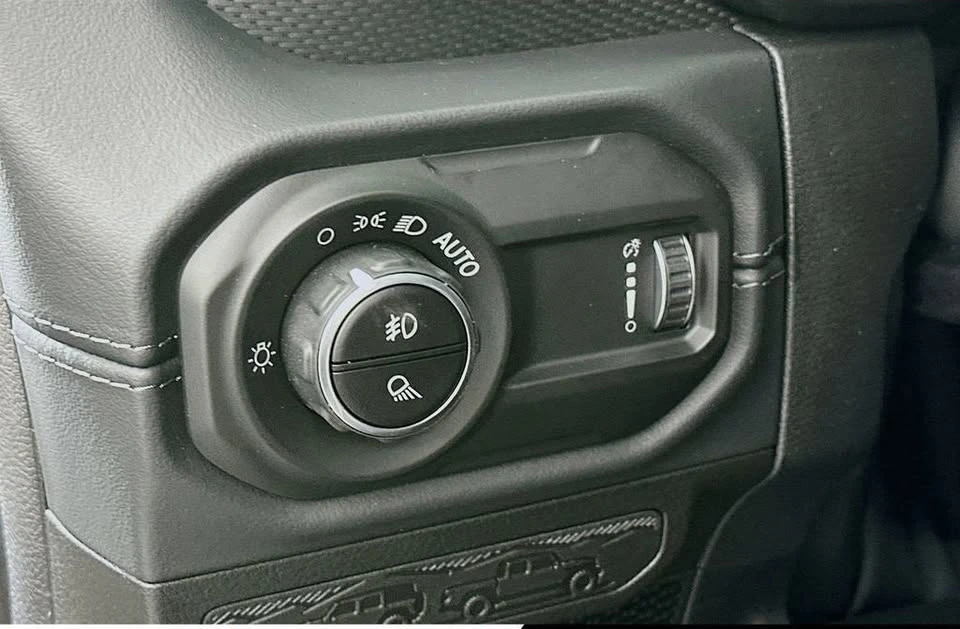 2026 Jeep JT Gladiator - Image 13 of 20