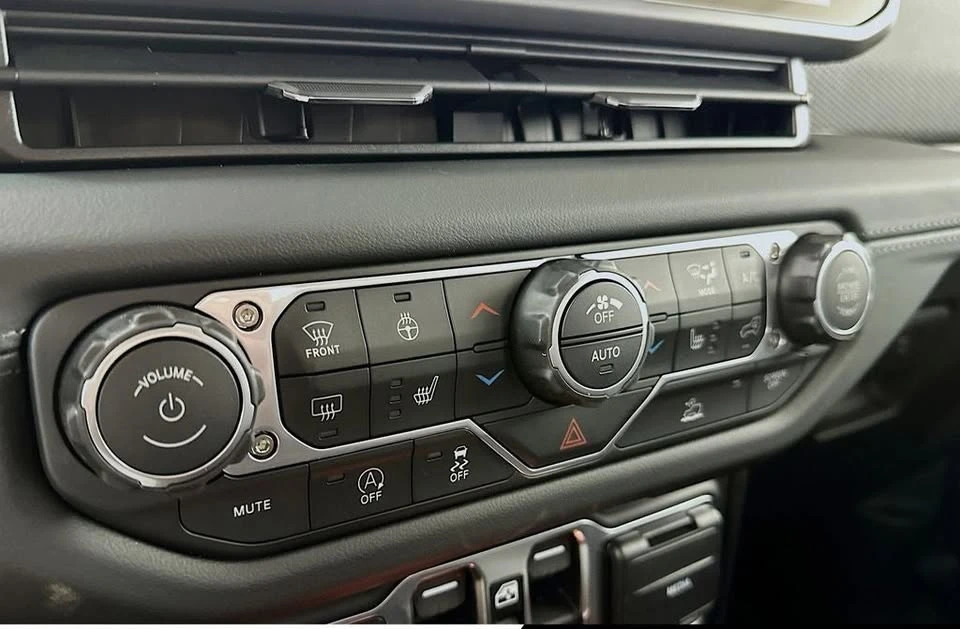 2026 Jeep JT Gladiator - Image 18 of 20