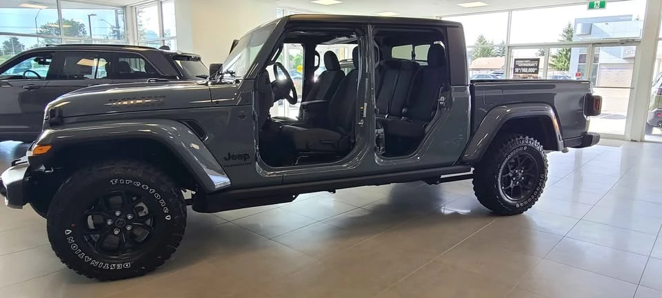 2026 Jeep JT Gladiator - Image 3 of 10