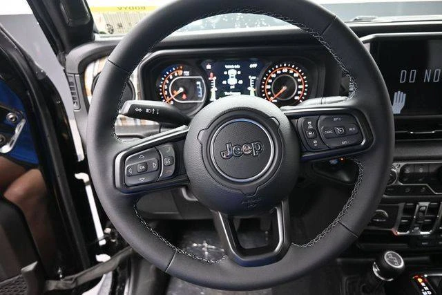2026 Jeep JT Gladiator - Image 17 of 20