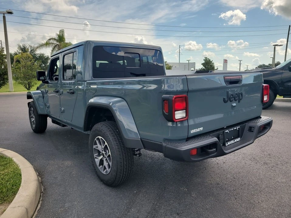 2026 Jeep JT Gladiator - Image 8 of 20