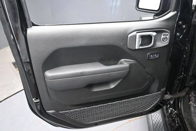 2026 Jeep JT Gladiator - Image 12 of 20