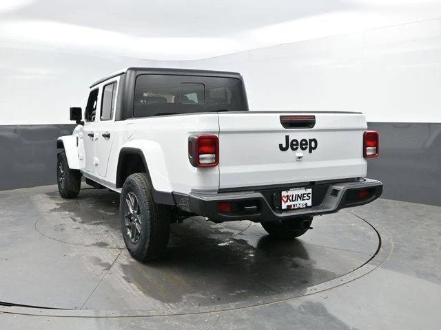 2026 Jeep JT Gladiator - Image 8 of 20