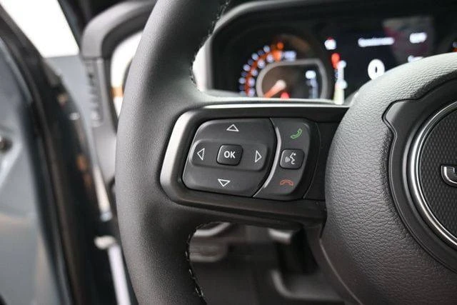 2026 Jeep JT Gladiator - Image 15 of 20