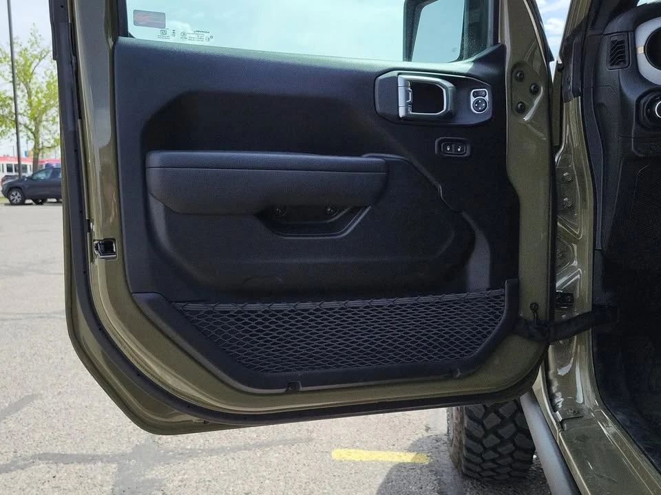 2026 Jeep JT Gladiator - Image 14 of 20